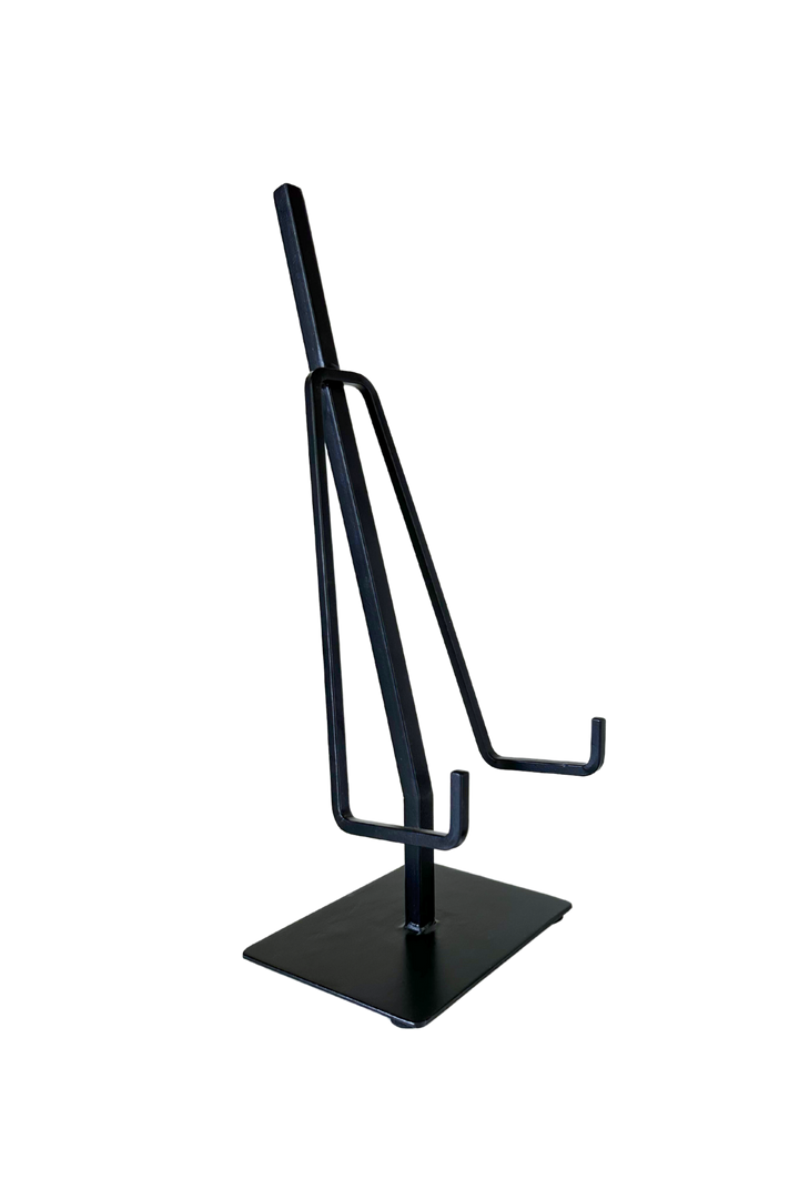 black metal easel with rectangular base