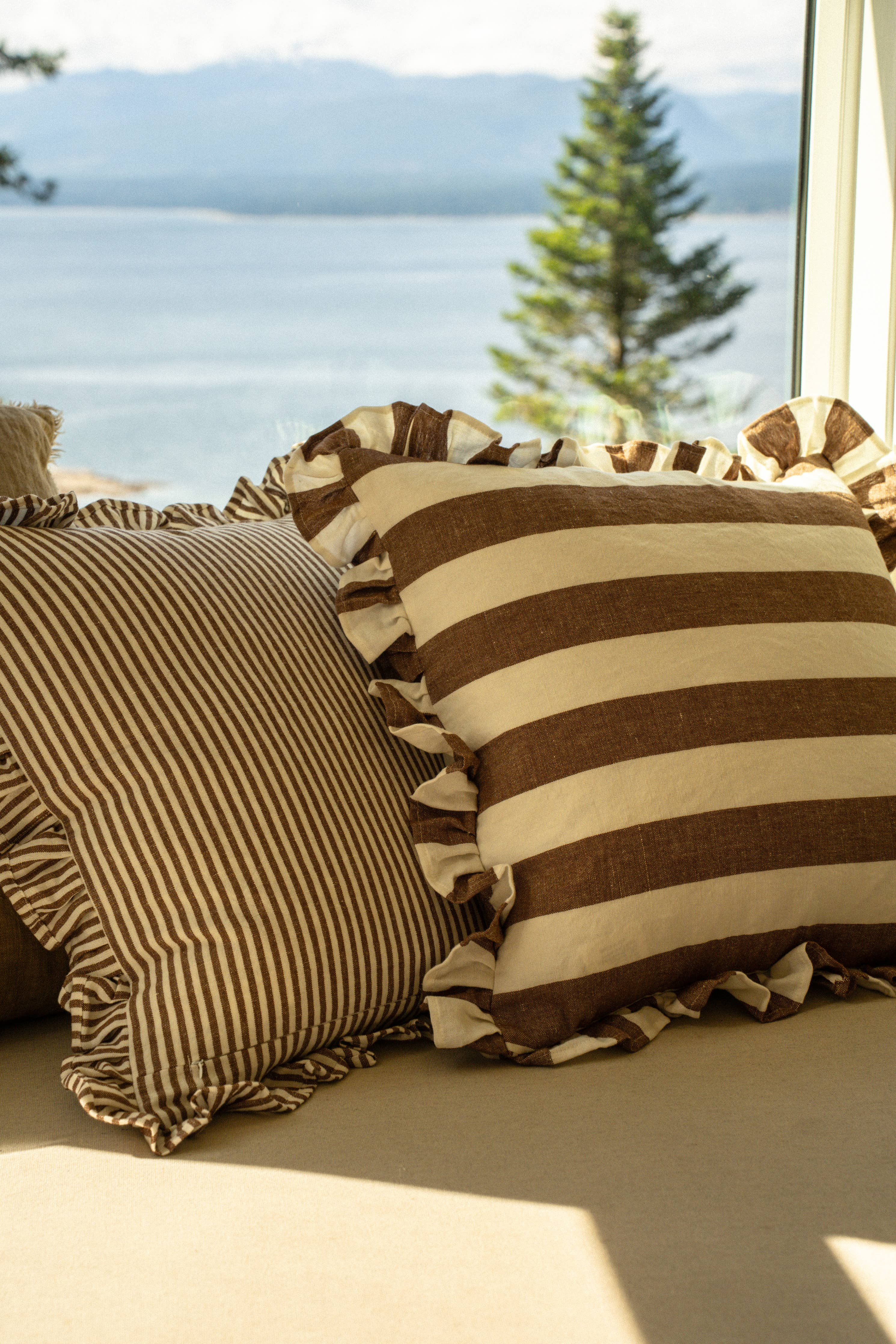 20x20 Ruffle Thick Stripe Pillow - Thumbnail 4