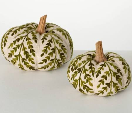 decorative pumpkins with leaf pattern 