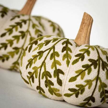 decorative pumpkins with leaf pattern 