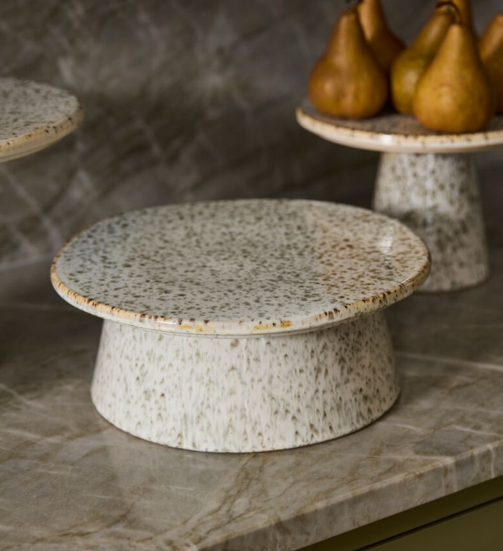 short cake plate white with speckles