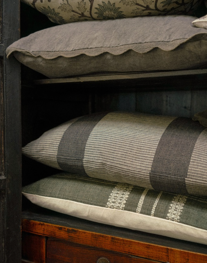 Wallace Handloom Pillow