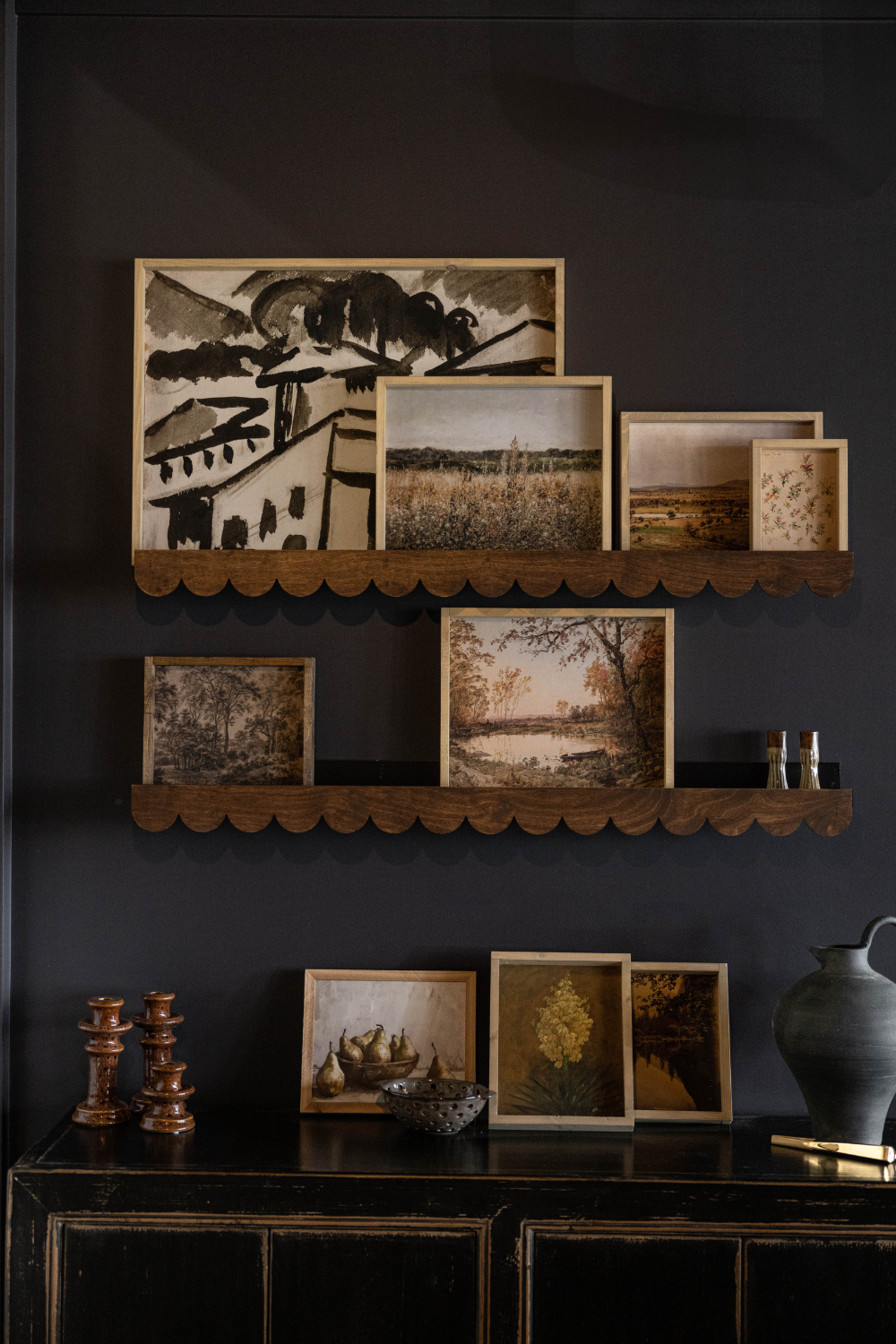 shelves with wooden scallop edged trim