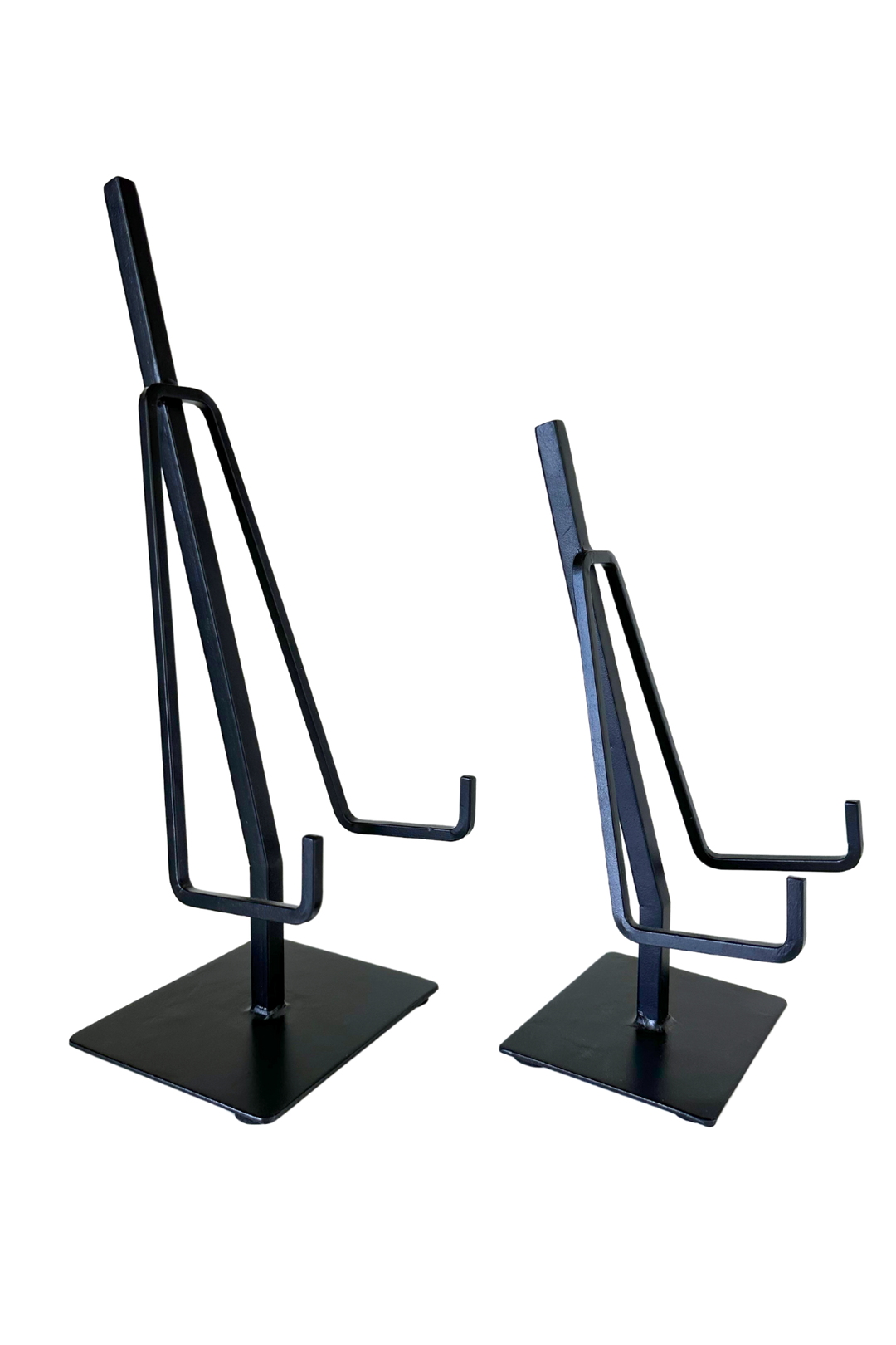 black metal easel with rectangular base in two sizes