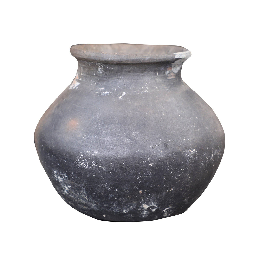 Black ceramic pot 