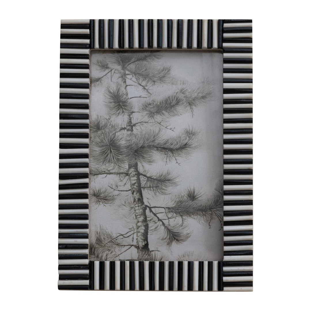 B&W Ribbed Photo Frame