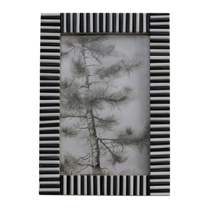 B&W Ribbed Photo Frame