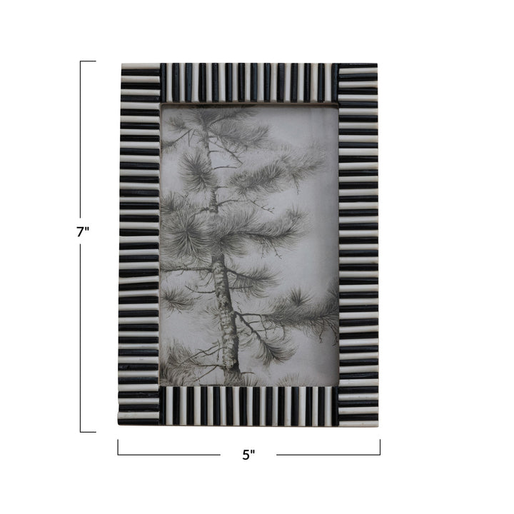 B&W Ribbed Photo Frame